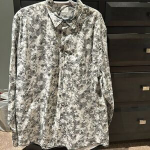 JB Holt Athletic Fit XL from Buckle beautiful black and white print